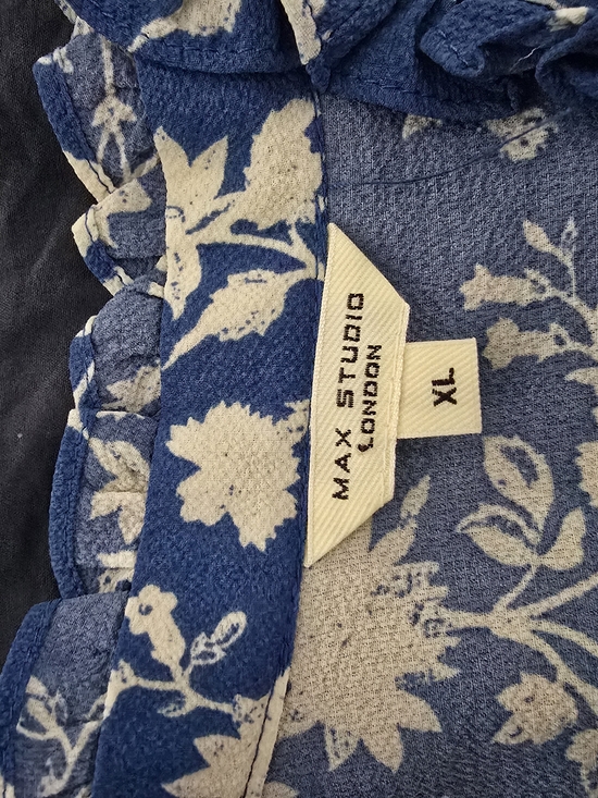 Max Studio Dresses & Skirts - Max Studio London Blue Floral Dress